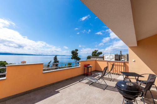 Jesenice Apartment | Villa Tomaš „The view of Jesenice“