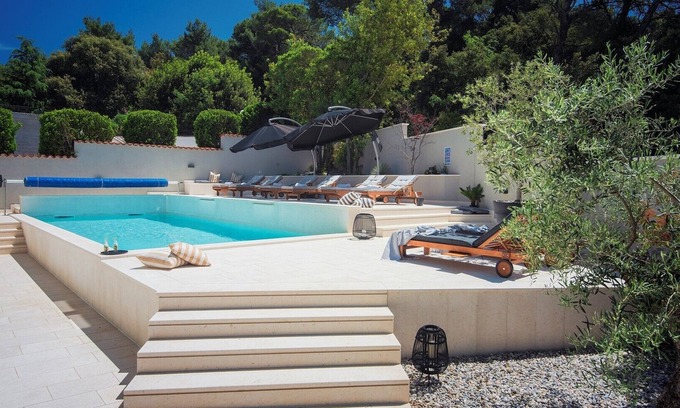 Vinkuran Villa | Villa VOGUE with pool 300m from the beach near Pula