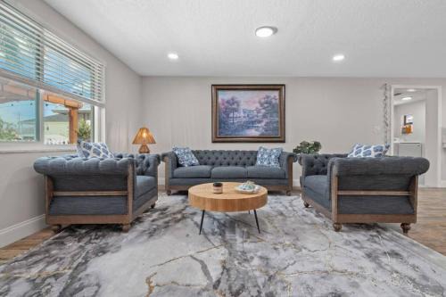 Hudson Beach Estates House | Villa Walk to Beach, Pool & Games Great for Family Vacations