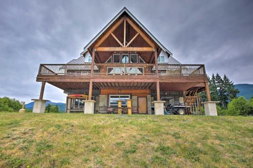 Packwood Villa | Villa with Firepit and Pond - 11 Miles to Mt Rainier!
