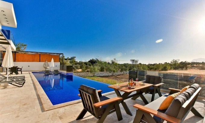 Uzumlu Apartment | Villa with Jacuzzi, Hammam, Sauna and Pool in Kas