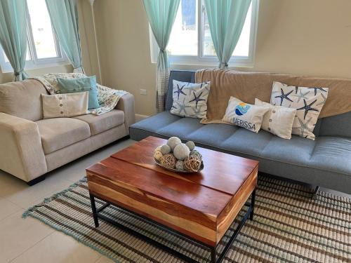 Lucea House | VillaMerissa Ocenpointe