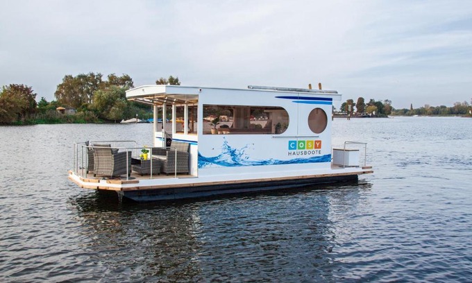 Schwerin Boat Rental | VINDUA Adonis führerscheinfrei