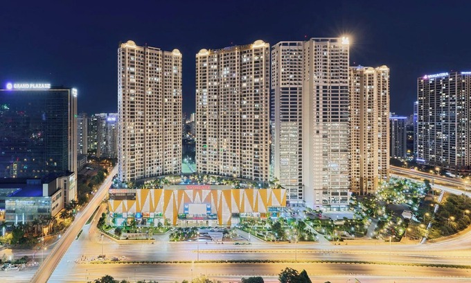 Trung Hoa Nhan Chinh Apartment | Vinhomes D'Capitale Hanoi - South Land