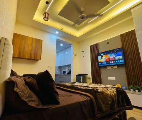 Greater Noida Apartment | Visitor stop