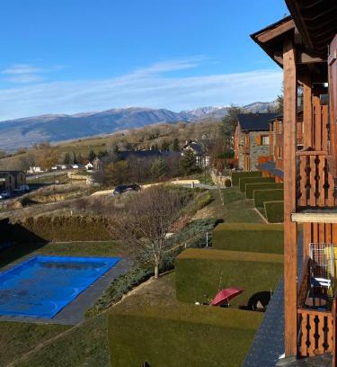 Saillagouse Apartment | Vistas excepcionales, jardín con piscina, muy acogedor