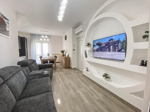 Viterbo House | Viterbo Center House