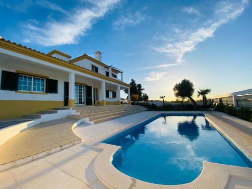 Estombar House | Vivenda Soares