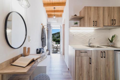 Koronos Apartment | VOLTO Suite