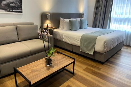 Santa Ana Hotel | VOU Suites by Avia Suites