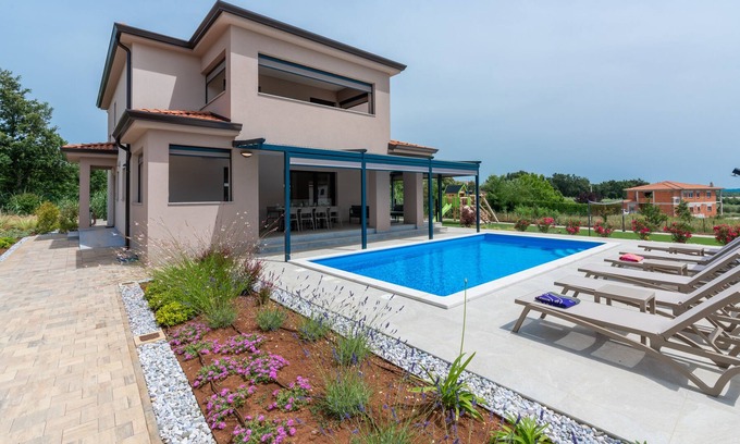 Kadumi Villa | Vrbo Property