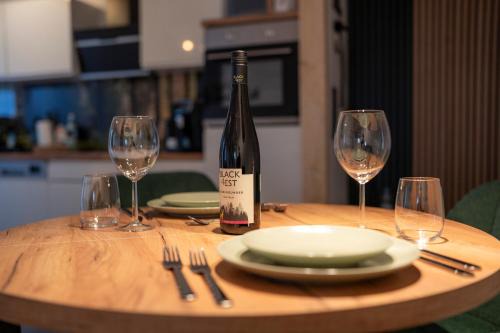 Lenzkirch Apartment | WälderNestchen - zentral - Natur pur - Tiefgarage - Balkon - modernes 2 Zimmer Appartement