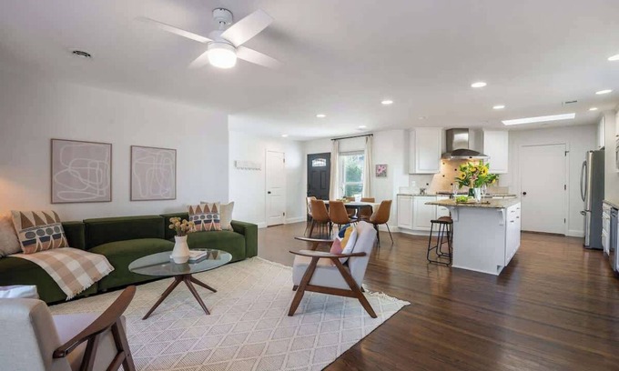 Napa House | w/Hot Tub & Detached Office, Modern 3BR in Napa!