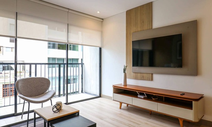 Petit Jean Ocharan Apartment | w Modern 2BR With Balcony in the Heart of Miraflores