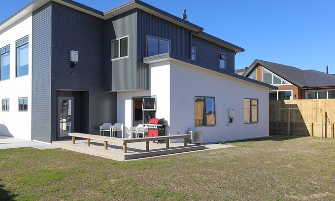 Wharewaka Cottage | Wai Escape - Taupo Holiday Unit