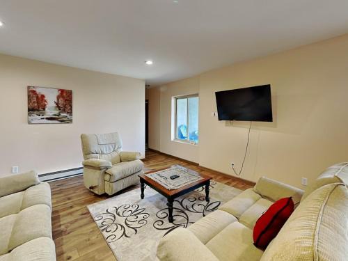 Swanton House | Wake at the Lake
