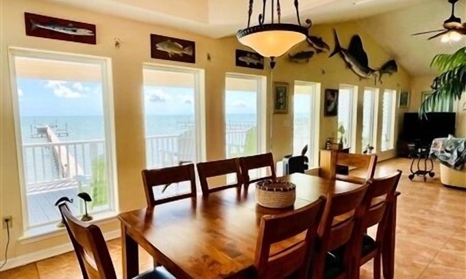 Port Mansfield House | Wake Up to a Beautiful View! 3bdrm, 2 bath. Private Fishing Pier.