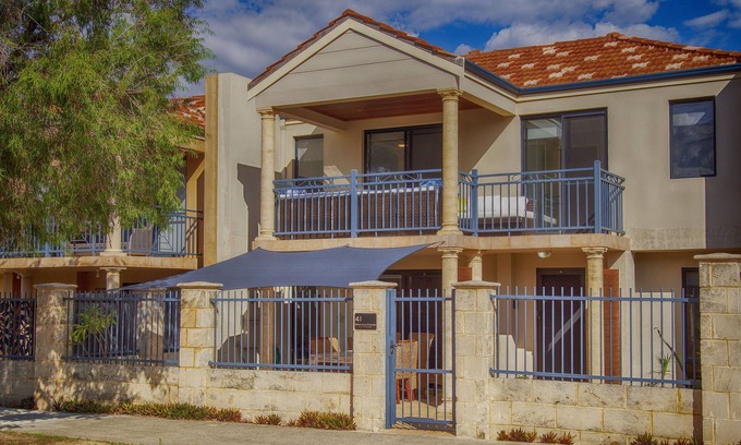 Wannanup House | Walk to Avalon Bay