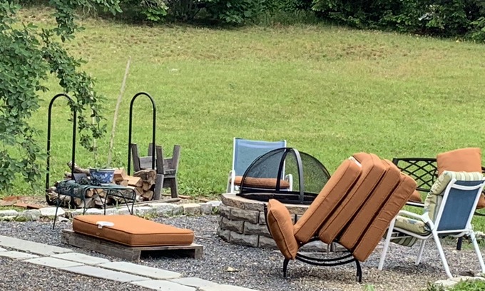 Damariscotta Apartment | Walk to coffee shops/restaurants and much more!