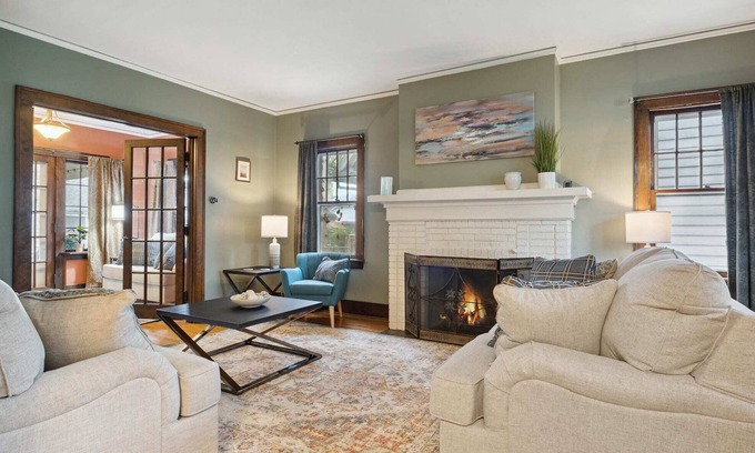 Harters Heights House | Walk to Notre Dame! Harter Heights Hideaway