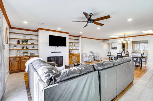 Paradise Hills Civic Apartment | Walk to Paradise Hills Golf Course Condo with Patio