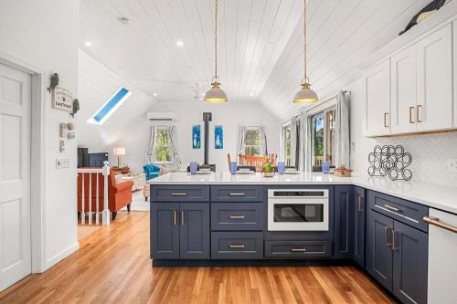 Eastham House | Walk to Pond 2 Min Drive to Beach