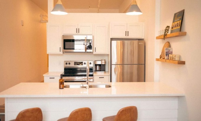 Duluth Apartment | Walkable Location, Coffee Shop Onsite