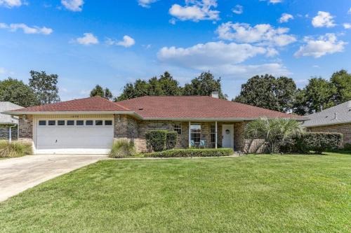 Florida Panhandle House | Warm and Inviting 4BR Home, Perfect for Families