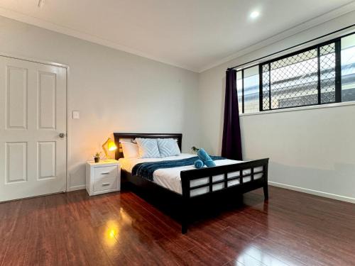 Coopers Plains House | Warm Welcome at Coopers Plains