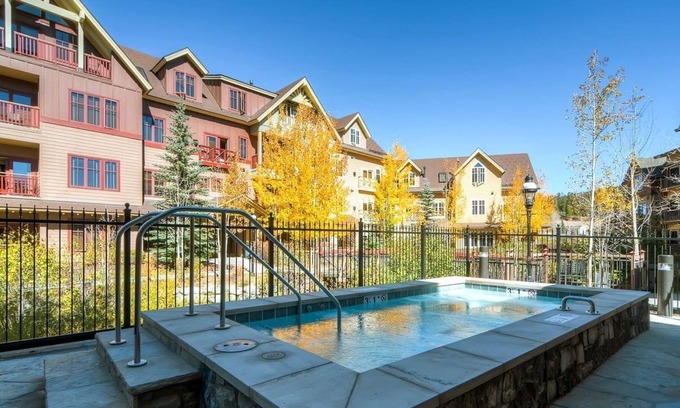 Warrior's Mark Apartment | Water House on Main Street by TO