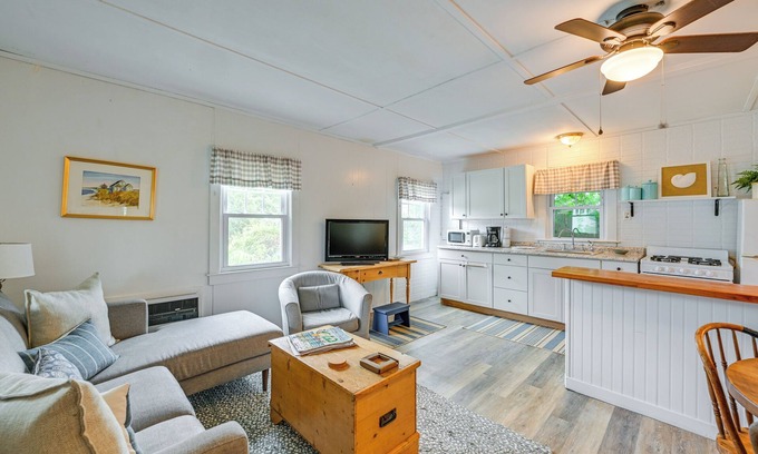 Town of Southold Town Cottage | Water-View New Suffolk Cottage on North Fork!