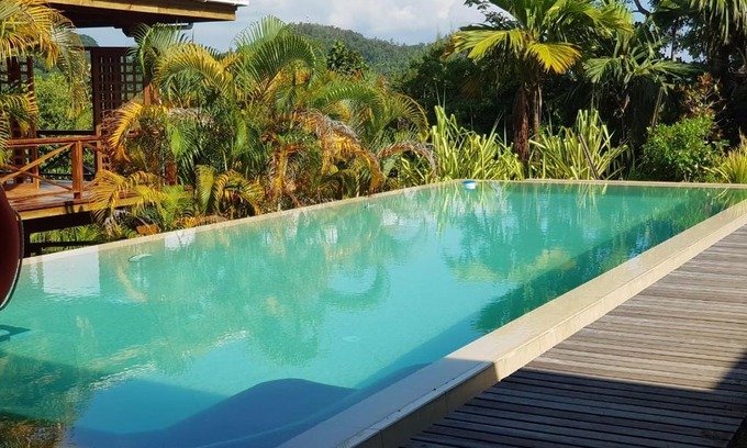 Mahe Island Bed & Breakfast | Waterfall Accomodation
