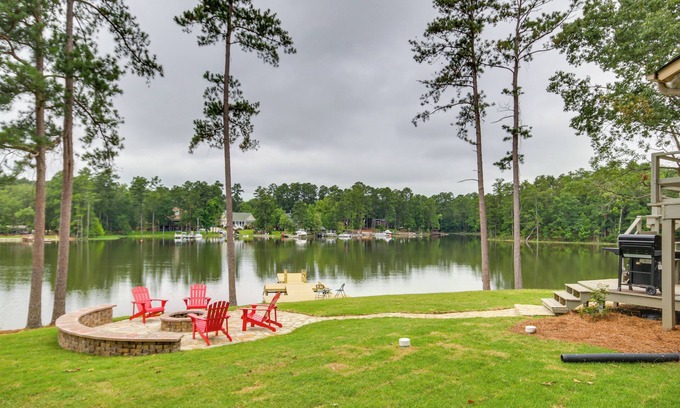 Chapin House | Waterfront Lakehouse w/Private Dock & Fire Pit!