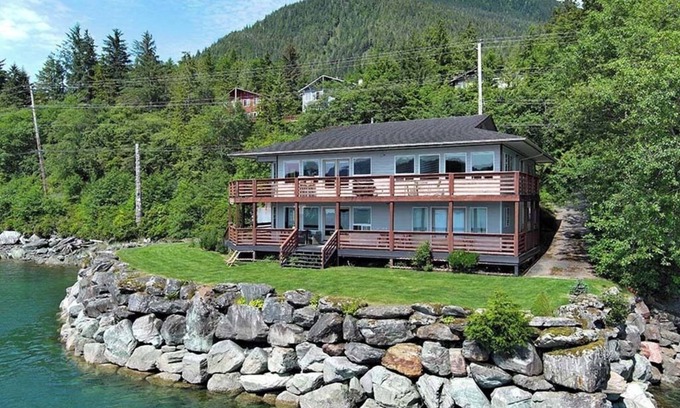 Ketchikan House | Waterfront only 2 miles from downtown! Sleeps 8. Amazing Views!