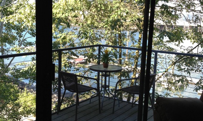 Old Town Chinatown Condo | Waterfront Panoramic Views Downtown PDX 2bd 2BA