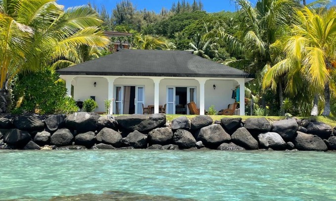 Bora Bora House | Waterfront paradise 2 br; stunning sunsets