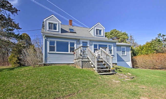 Boothbay Cottage | Waterfront Tidal Cove Cottage-Kayak & Views!