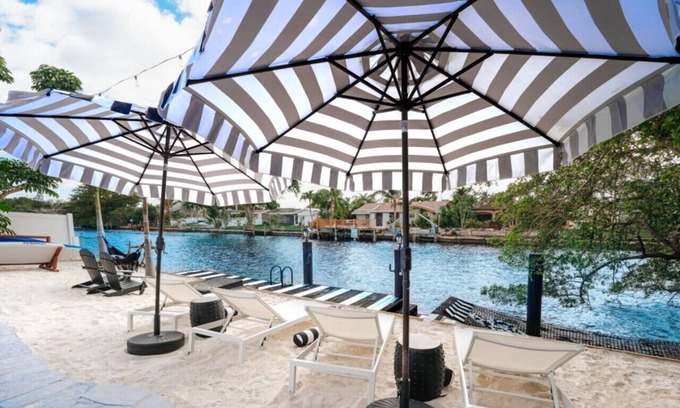 Fort Lauderdale Villa | Waterfront w/Beach Htd Pool Cinema Game-Room Spa