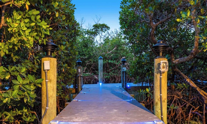 Jose's Hideaway House | Waterfront with Private Dock!