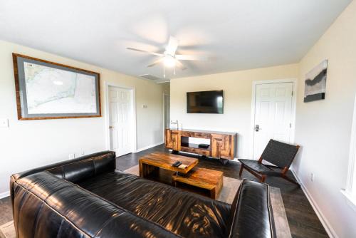 Waves Apartment | Watermen's Cabana 3C - 3-Bed, 2-Bath Apartment - Walk To BEACH Access & PET Friendly!