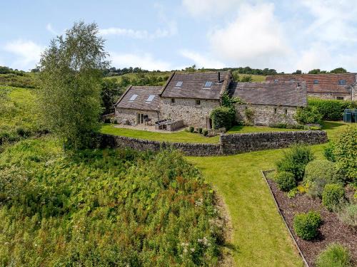 Bradbourne House | Waterside Barn
