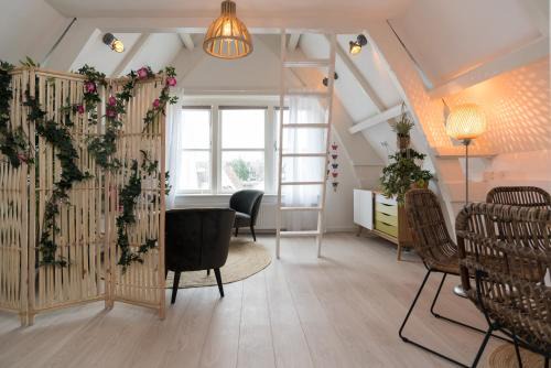 Canal Ring House | Way Up Studio