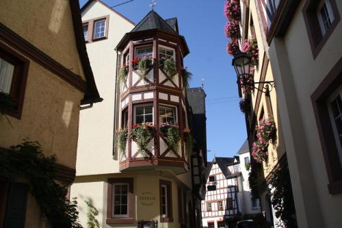 Uerzig Hotel | Weingut Gästehaus Derkum