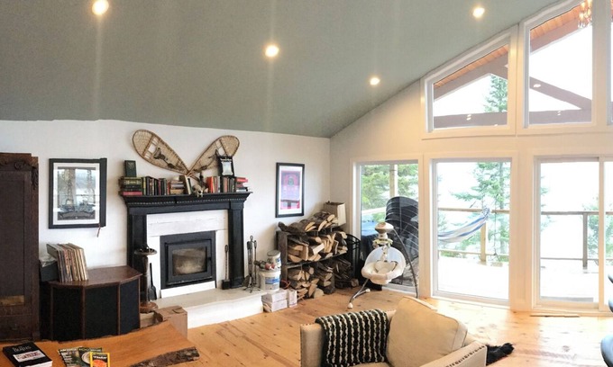 Neebing Cottage | Welcome to the HighSide.Charming 3-bedroom cottage in delightful Thunder Bay
