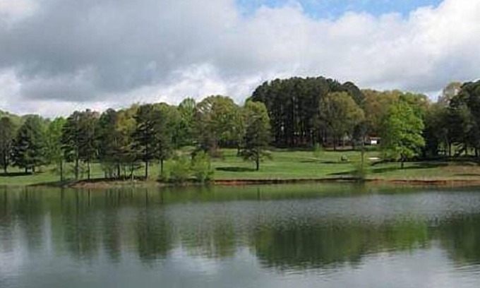 Hayesville House | Welcome to The Treehouse on Lake Chatuge!