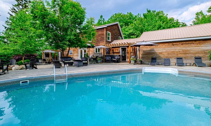 Oxford House | Welcome to your 4 season oasis in Oxford Maine
