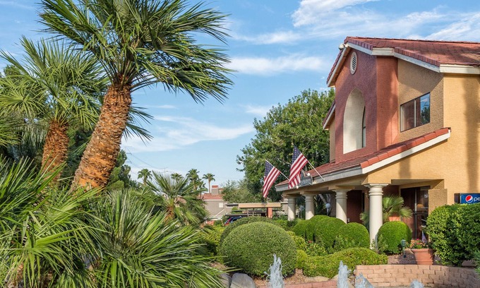 Las Vegas Condo | Westgate Flamingo Bay Resort 1br suite, Friday check-in