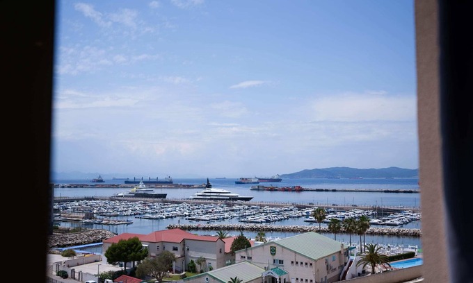 Gibraltar Apartment | Westone Suite-hosted by Sweetstay