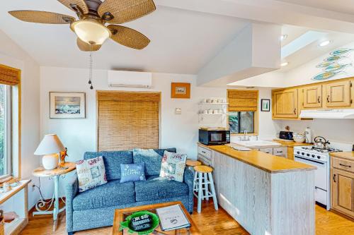 Brookings Apartment | Whimsical Whaleshead, OV10