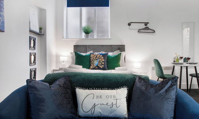 Pontrilas Apartment | WhiskAwayStays - Foregate Studio - No. 3